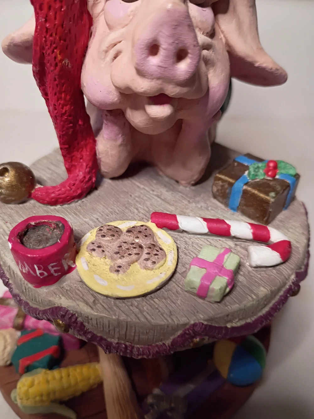 1993 Character Collectibles Pig A Month December Figure